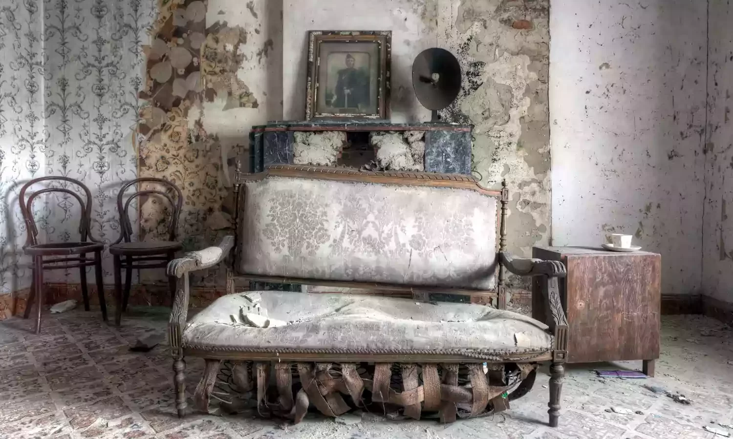 Утилізація старих меблів