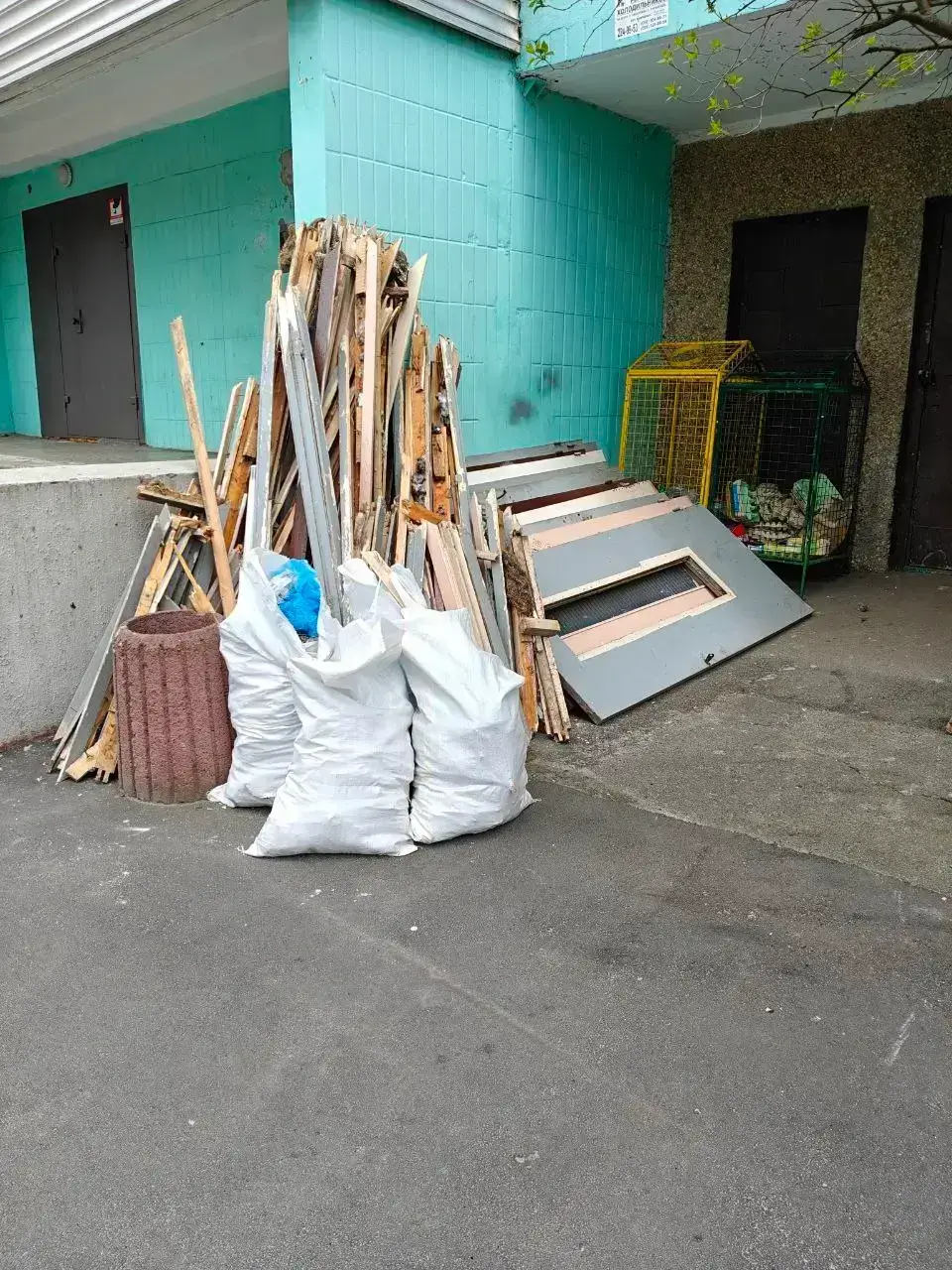 Замовити вивіз сміття на Позняках